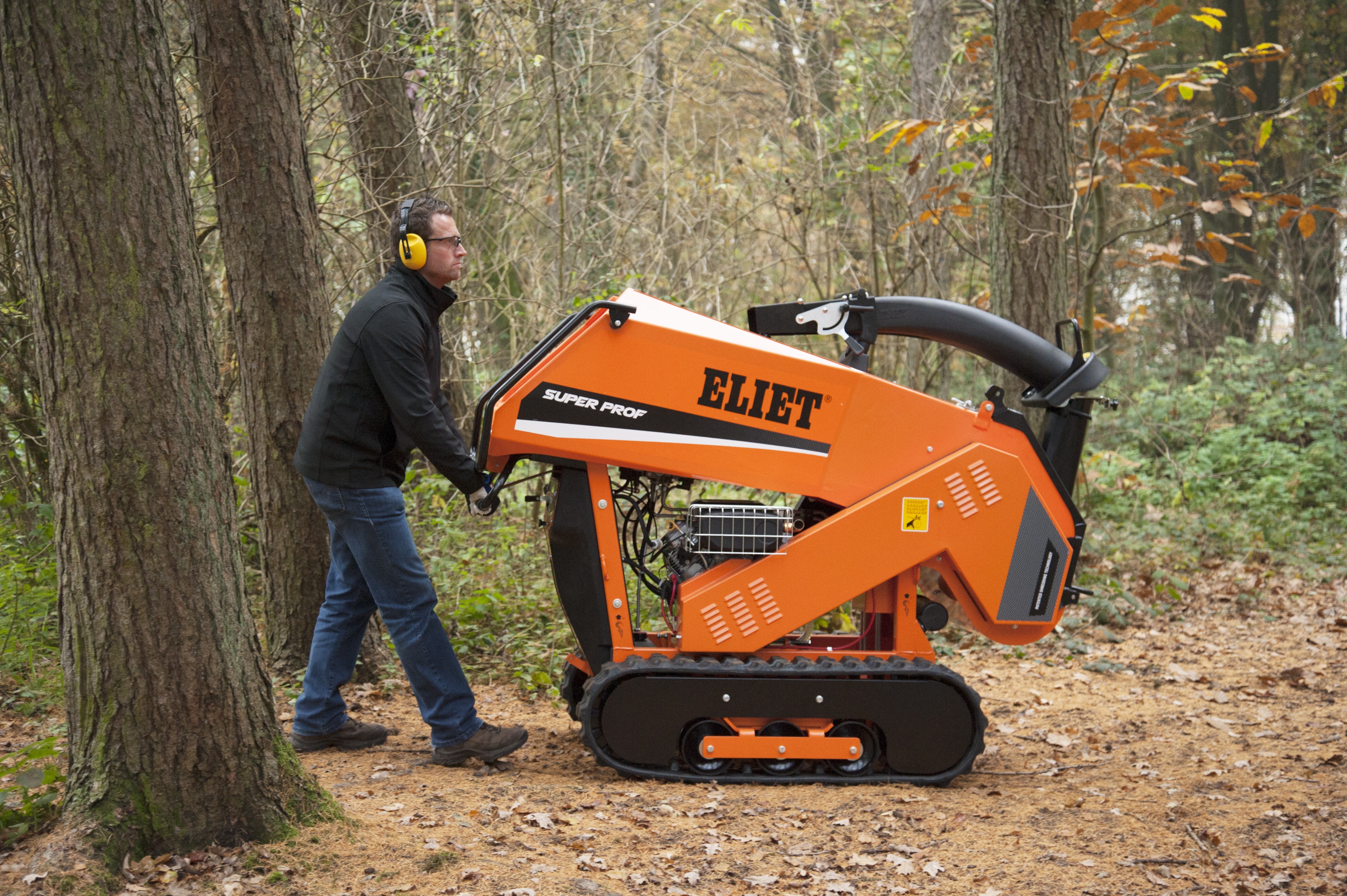 Häcksler Super Prof Cross Country mit ABM+ ZR 18 PS B&S Vanguard