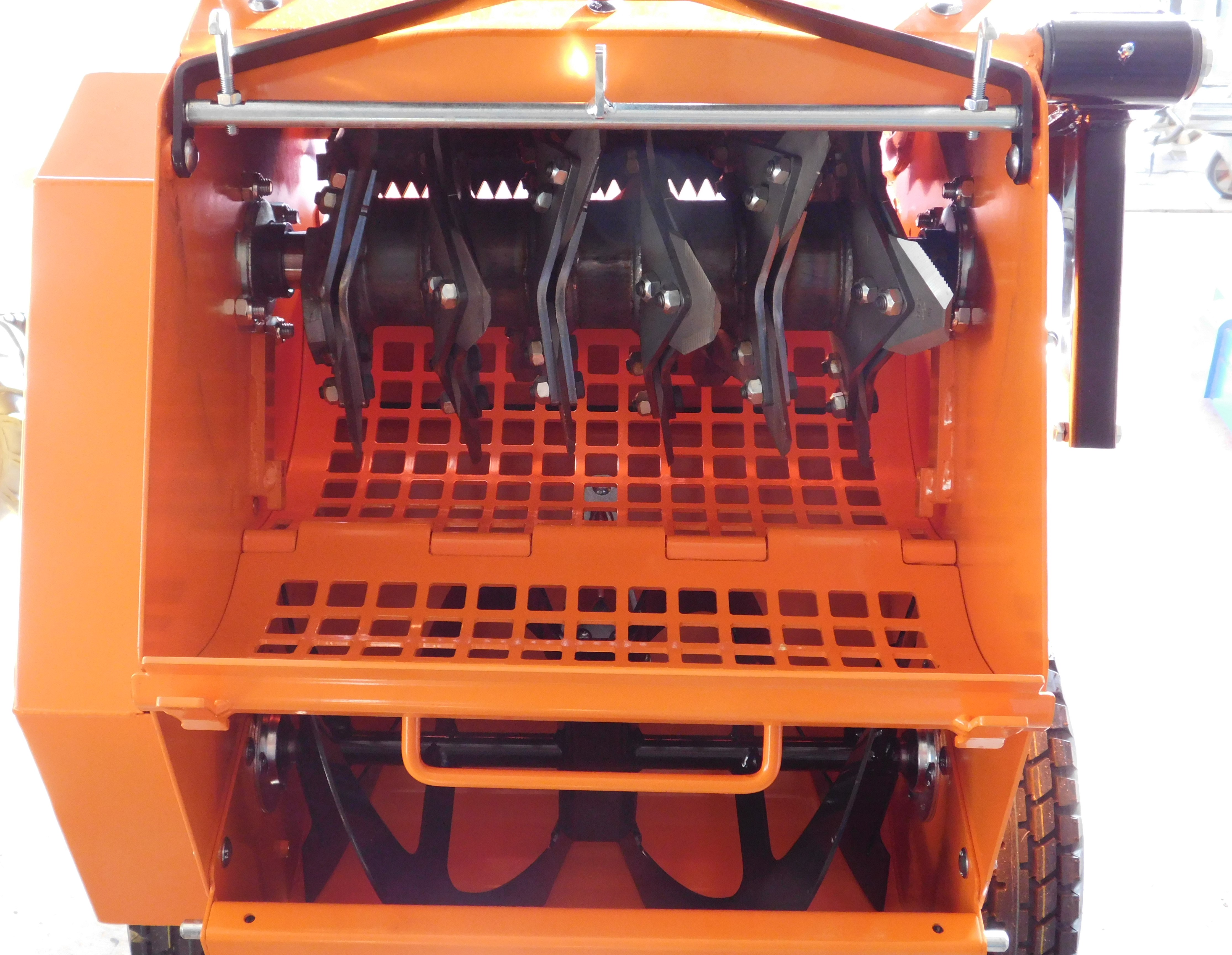 Häcksler Super Prof Cross Country mit ABM+ ZR 18 PS B&S Vanguard