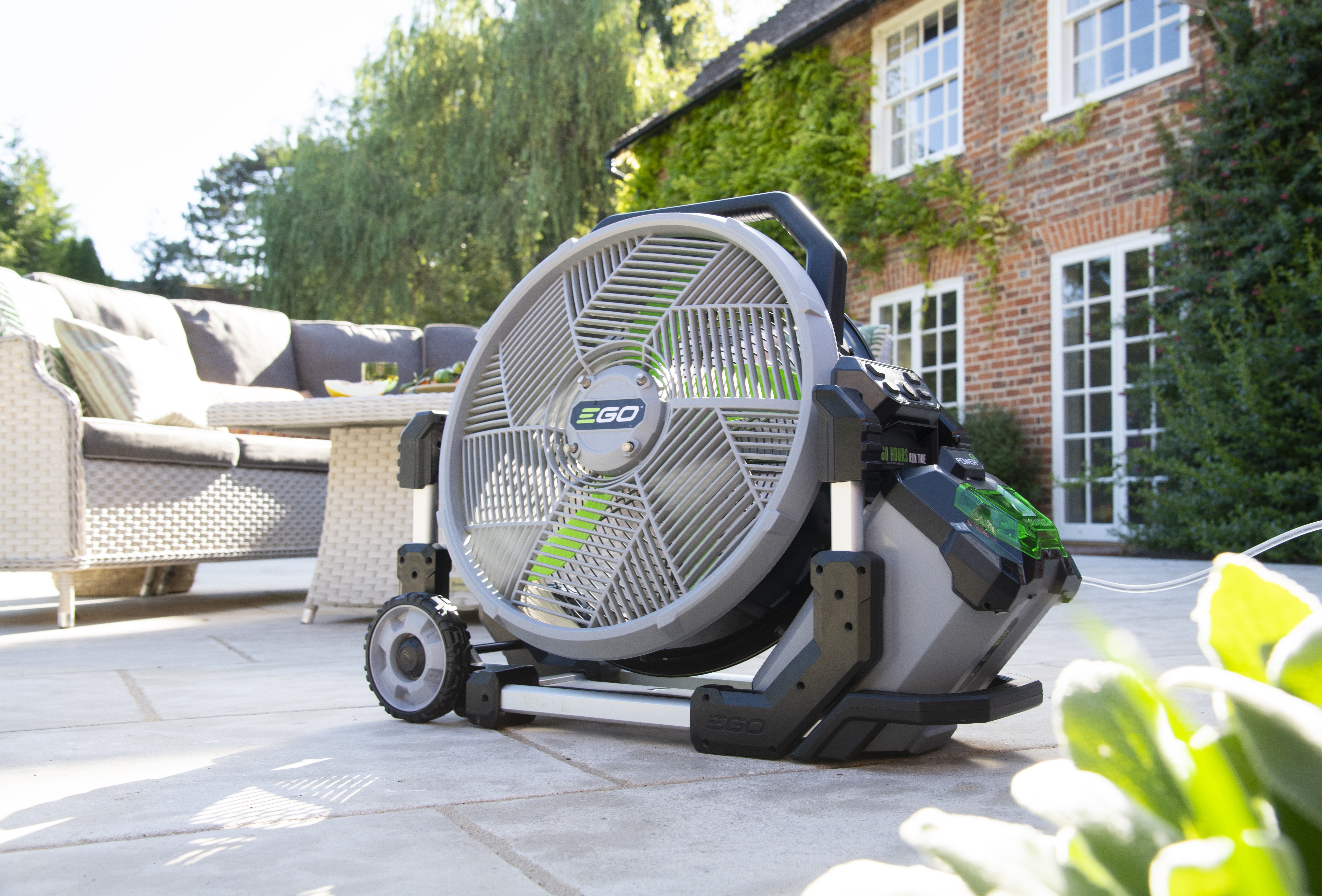 EGO Akku-VENTILATOR MIT SPRÜHNEBEL-FUNKTION FN1800E